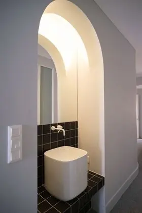 Black & White Suite