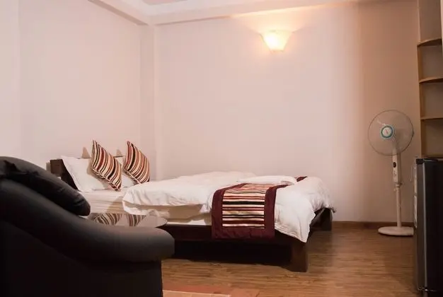 Business Stüdyo, 1 Büyük (Queen) Boy Yatak, Sigara İçilebilir, Avlu Manzaralı