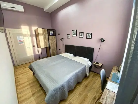 Tek Büyük Yataklı Oda, Ortak Banyo