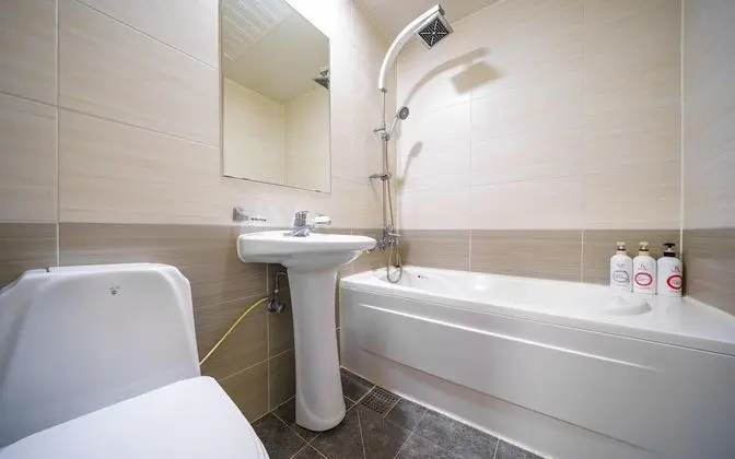 Oda (Standard Room (65-inch or 75-inch TV )