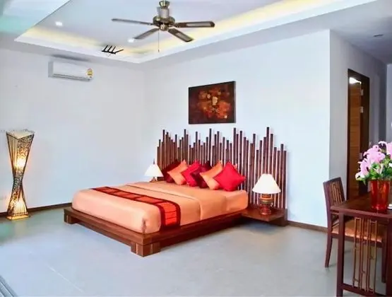 Villa, 2 Yatak Odası, Havuz Kenarı