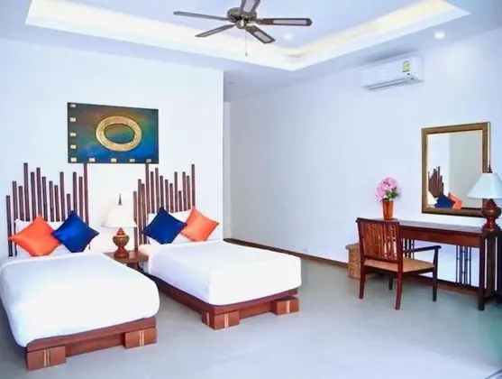 Villa, 2 Yatak Odası, Havuz Kenarı