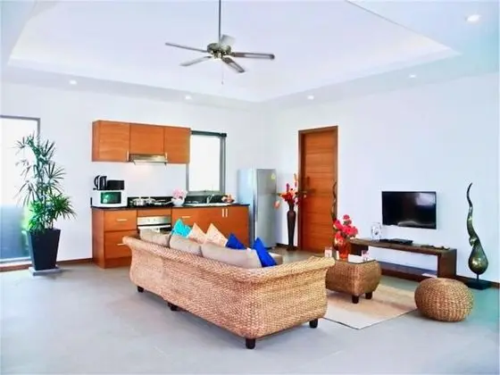 Villa, 2 Yatak Odası, Havuz Kenarı