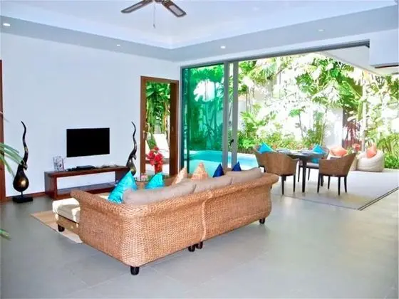 Villa, 2 Yatak Odası, Havuz Kenarı