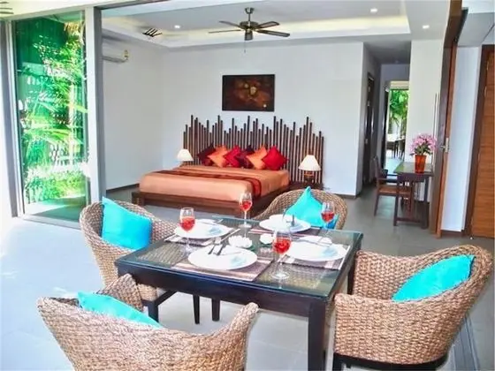 Villa, 2 Yatak Odası, Havuz Kenarı