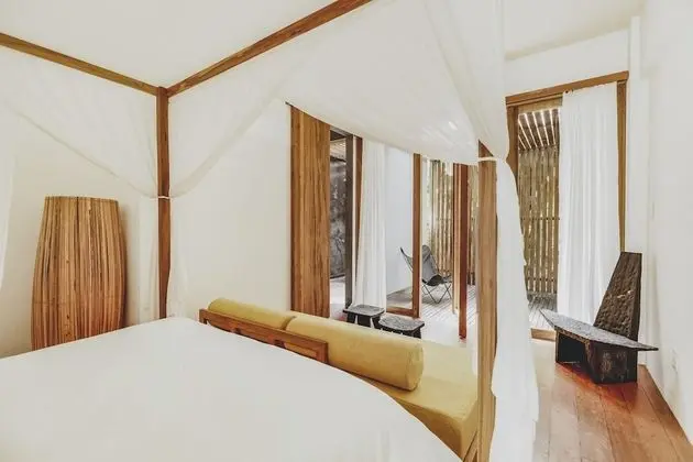 Tek Büyük Yataklı Oda, Banyolu/Duşlu, Bahçe Manzaralı (GARDEN SUITE)