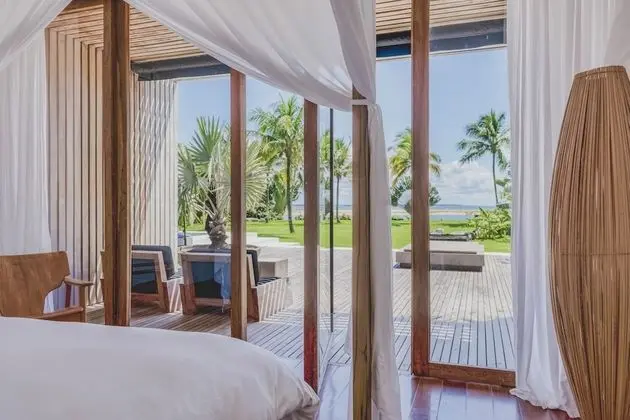 Tek Büyük Yataklı Oda, Banyolu/Duşlu, Kısmi Deniz Manzaralı (POOL SUITE )