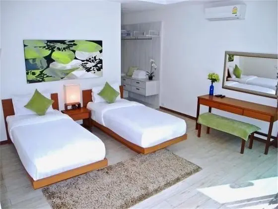 Villa, 3 Yatak Odası, Havuz Kenarı