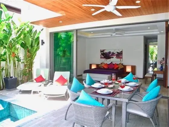 Villa, 3 Yatak Odası, Havuz Kenarı