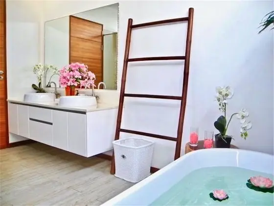 Villa, 3 Yatak Odası, Havuz Kenarı