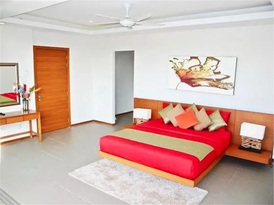 Villa, 4 Yatak Odası, Havuz Kenarı
