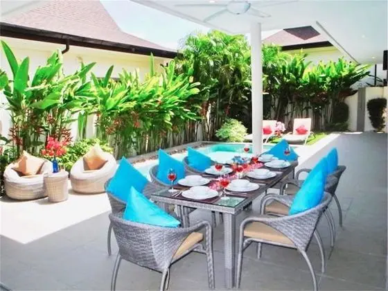 Villa, 4 Yatak Odası, Havuz Kenarı