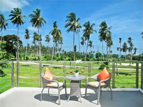 Villa, 4 Yatak Odası, Havuz Kenarı