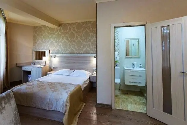 Business Tek Büyük Yataklı Oda