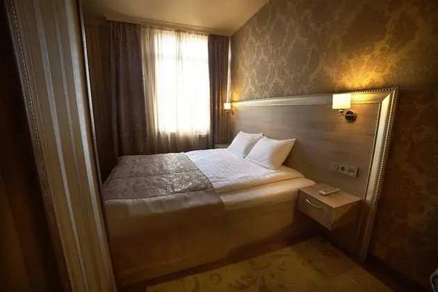 Business Tek Büyük Yataklı Oda