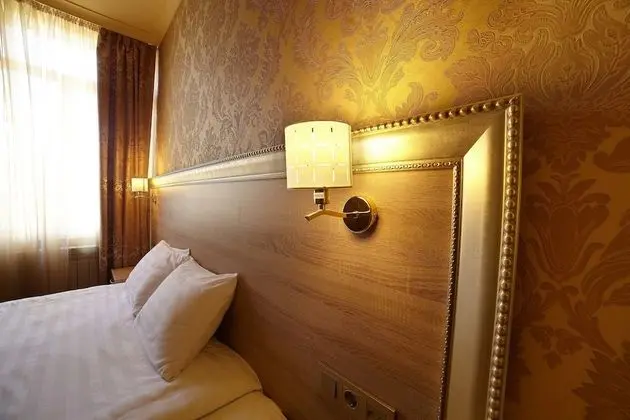 Business Tek Büyük Yataklı Oda