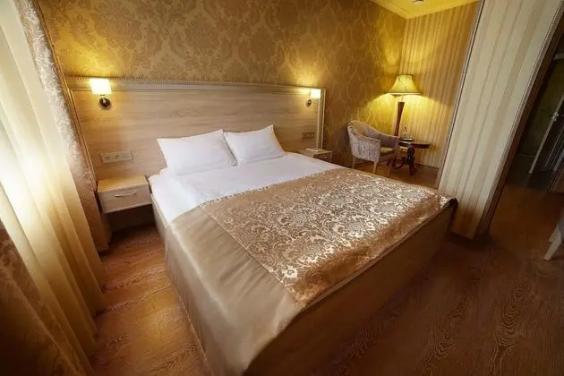 Business Tek Büyük Yataklı Oda