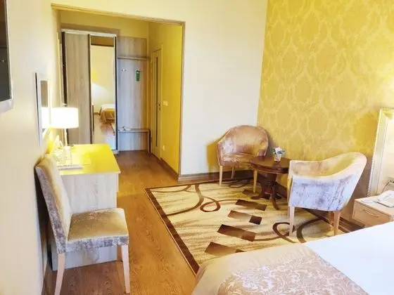 Business Tek Büyük Yataklı Oda