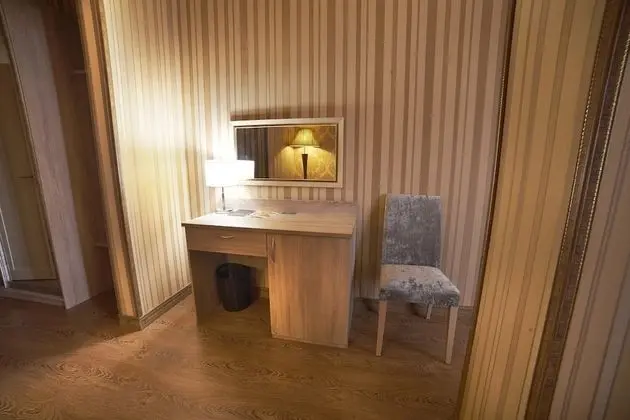 Business Tek Büyük Yataklı Oda