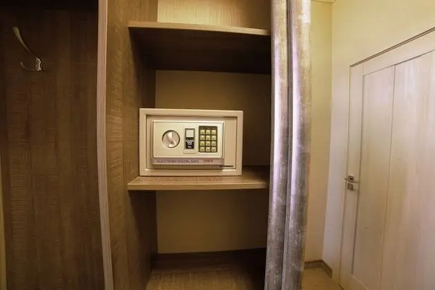 Business Tek Büyük Yataklı Oda