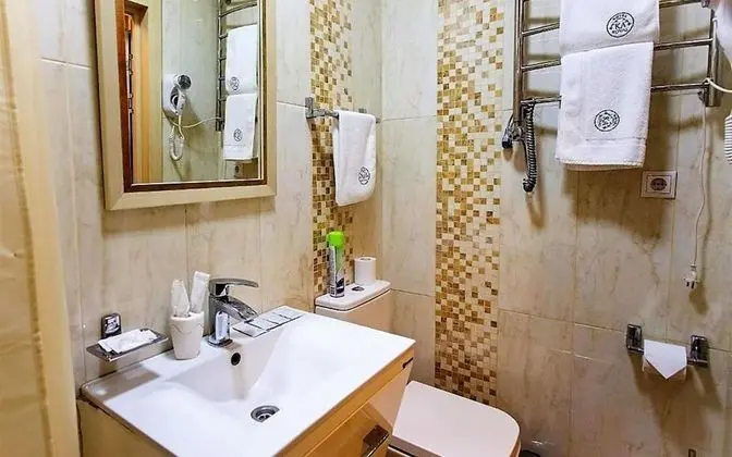 Business Tek Büyük Yataklı Oda