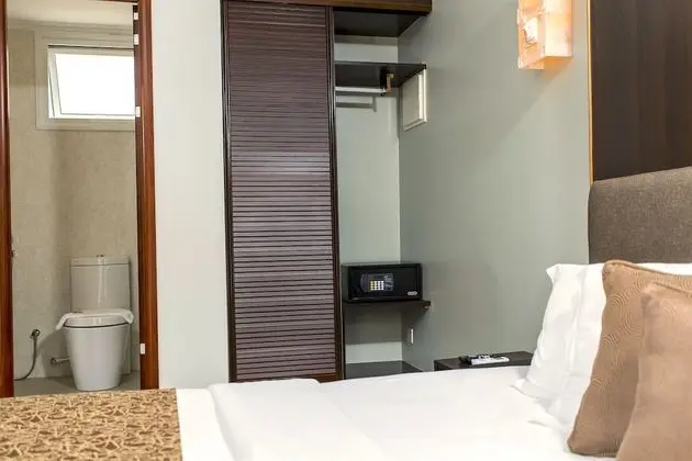 Deluxe Tek Büyük Yataklı Oda