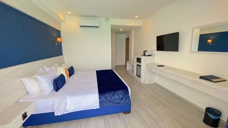 Deluxe Tek Büyük Yataklı Oda, Balkon, Deniz Manzaralı