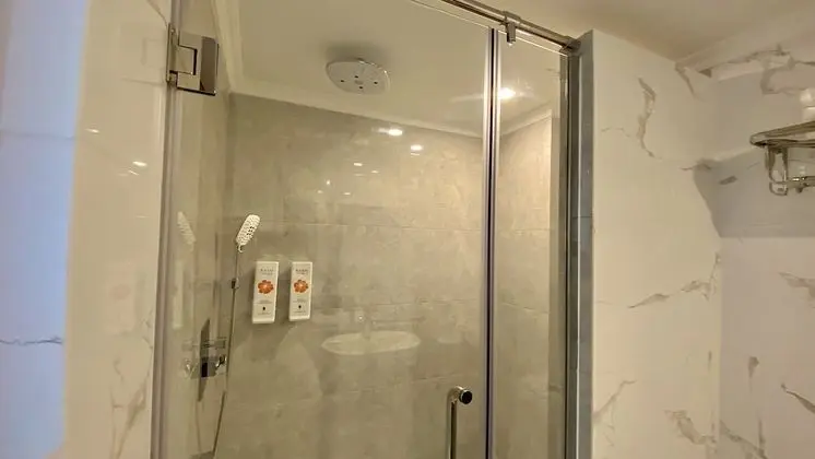 Deluxe Tek Büyük Yataklı Oda, Balkon, Şehir Manzaralı