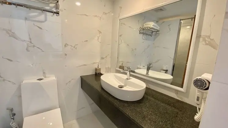 Deluxe Tek Büyük Yataklı Oda, Balkon, Şehir Manzaralı