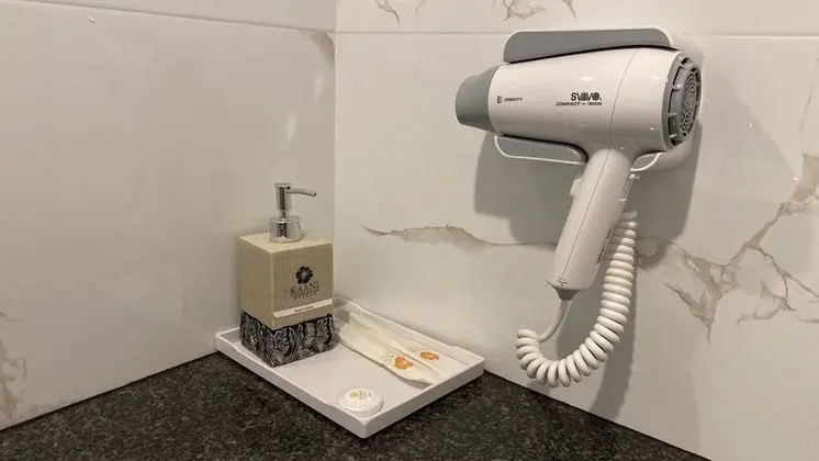 Deluxe Tek Büyük Yataklı Oda, Balkon, Şehir Manzaralı