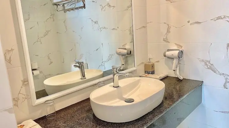 Deluxe Üç Kişilik Oda, Balkon, Deniz Manzaralı