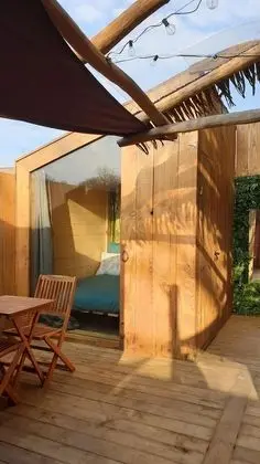 Kır Evi, Sıcak Su Havuzu