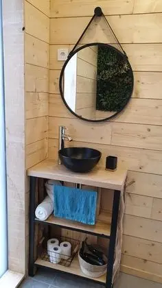 Kır Evi, Sıcak Su Havuzu