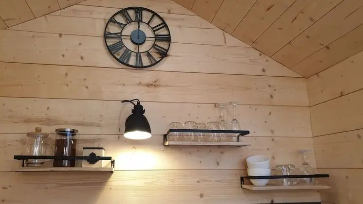 Kır Evi, Sıcak Su Havuzu