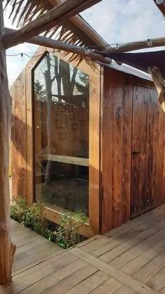 Kır Evi, Sıcak Su Havuzu