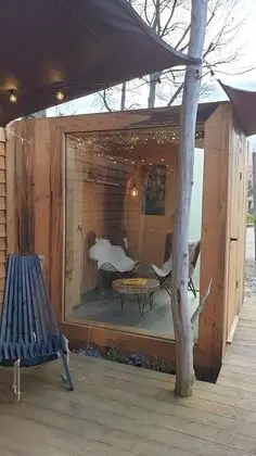 Kır Evi, Sıcak Su Havuzu