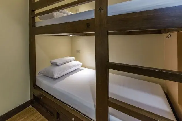 Basic 1 bed for 6-bed Male Dorm (Shared bathroom)
