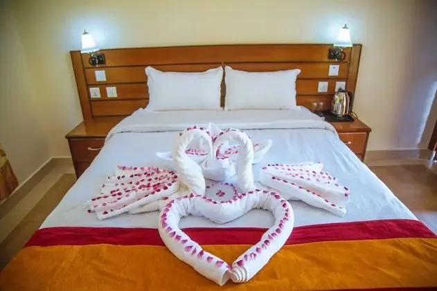 Deluxe Tek Büyük Yataklı Oda, 1 Çift Kişilik Yatak, Sigara İçilebilir, Tepe Manzaralı
