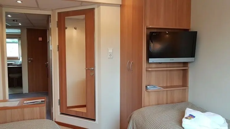 Kulübe (Lower Deck)