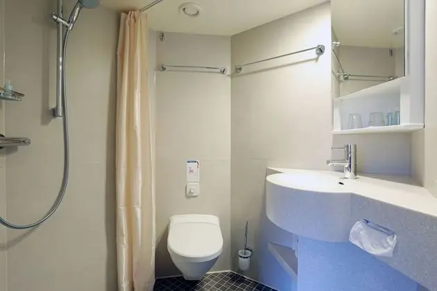 Kulübe (Upper Deck)