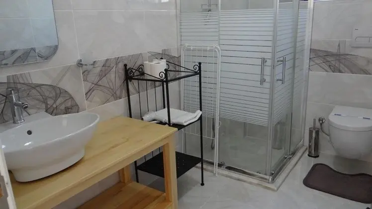 Triple,Bahçe Manzaralı
