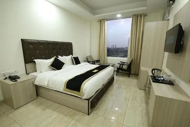 Premium Tek Büyük veya İki Ayrı Yataklı Oda, 1 Büyük (Queen) Boy Yatak, Şehir Manzaralı, Bahçeli
