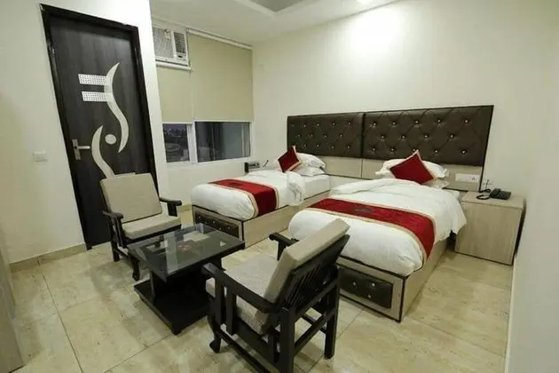 Premium Tek Büyük veya İki Ayrı Yataklı Oda, 1 Büyük (Queen) Boy Yatak, Şehir Manzaralı, Bahçeli