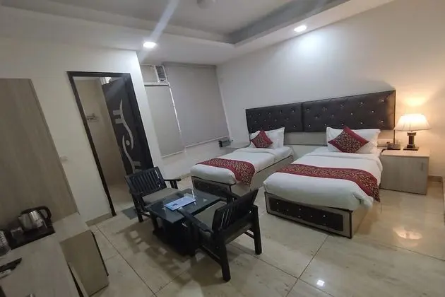 Premium Tek Büyük veya İki Ayrı Yataklı Oda, 1 Büyük (Queen) Boy Yatak, Şehir Manzaralı, Bahçeli