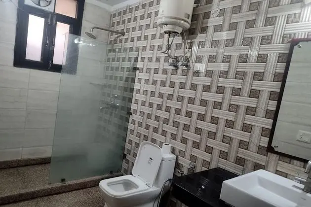 Premium Tek Büyük veya İki Ayrı Yataklı Oda, 1 Büyük (Queen) Boy Yatak, Şehir Manzaralı, Bahçeli