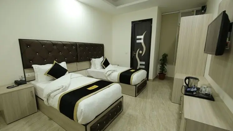 Standard Tek Büyük Yataklı Oda, 1 Büyük (Queen) Boy Yatak, Şehir Manzaralı, Bahçeli