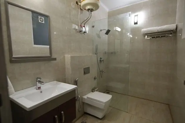 Standard Tek Büyük Yataklı Oda, 1 Büyük (Queen) Boy Yatak, Şehir Manzaralı, Bahçeli