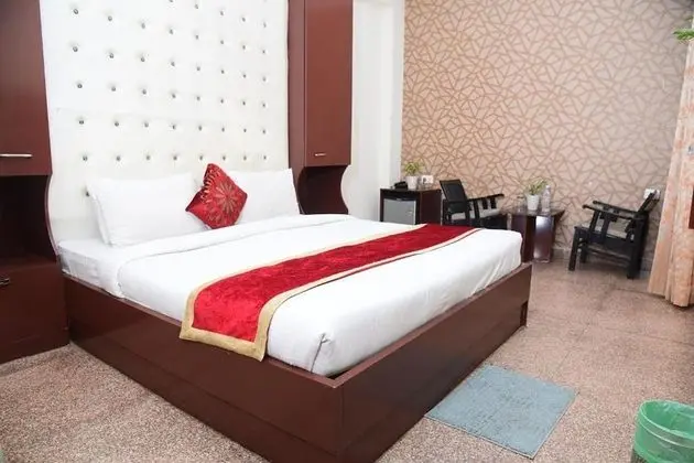 Standard Tek Büyük Yataklı Oda, 1 Büyük (Queen) Boy Yatak, Şehir Manzaralı, Bahçeli
