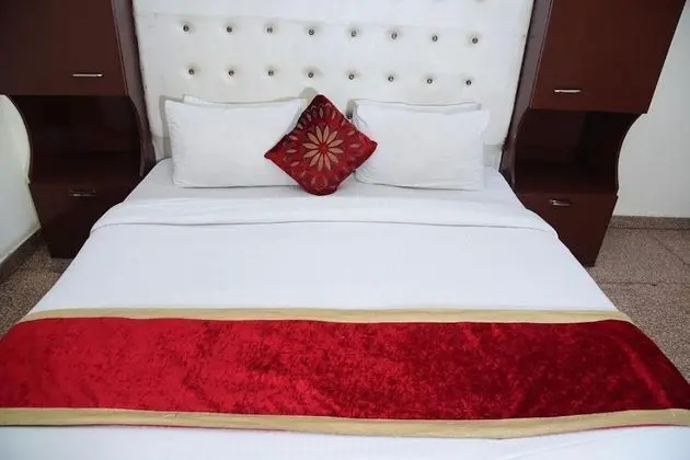 Standard Tek Büyük Yataklı Oda, 1 Büyük (Queen) Boy Yatak, Şehir Manzaralı, Bahçeli