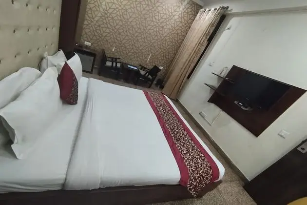 Standard Tek Büyük Yataklı Oda, 1 Büyük (Queen) Boy Yatak, Şehir Manzaralı, Bahçeli
